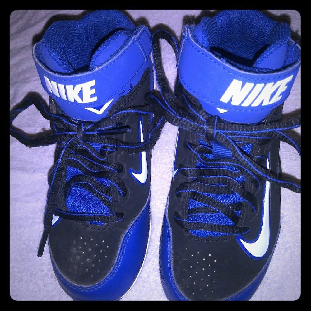 Nike youth Cleats size 11C, very nice never worn